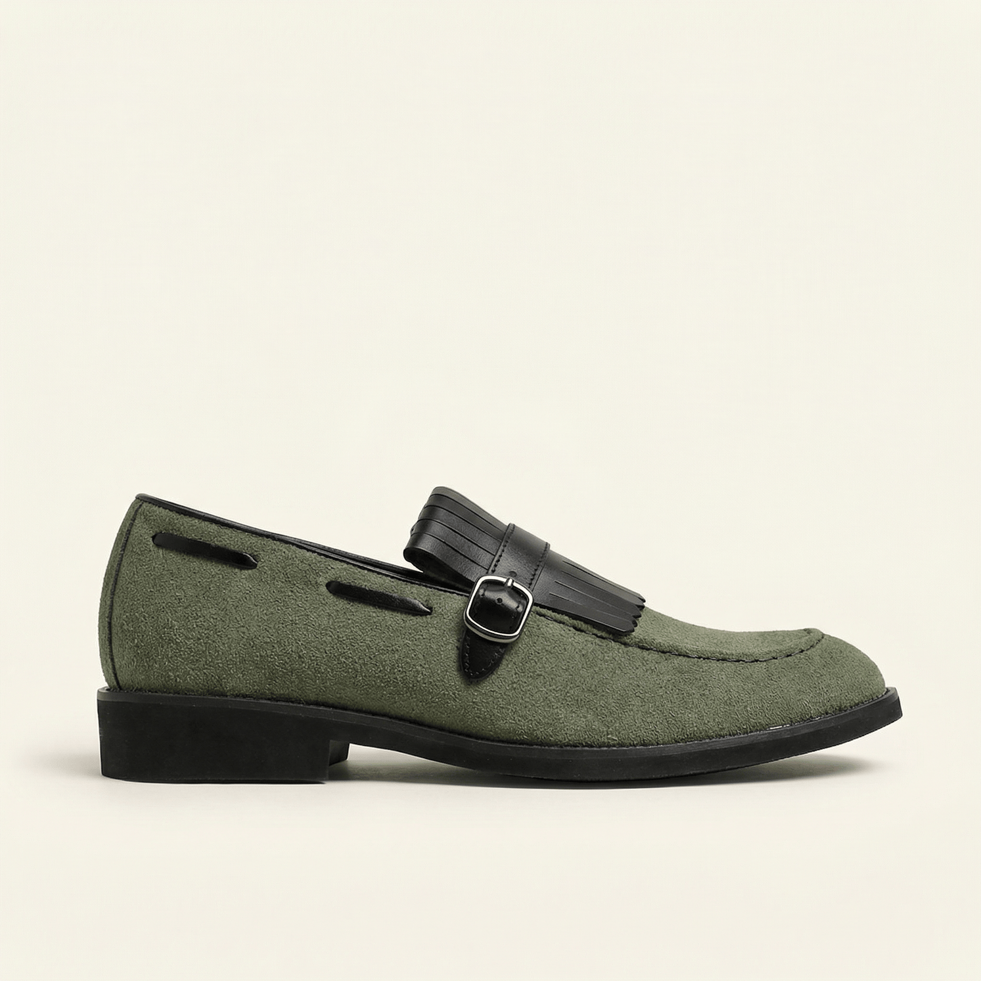 Mocassin à Franges et Boucle Décorative en Cuir Velours