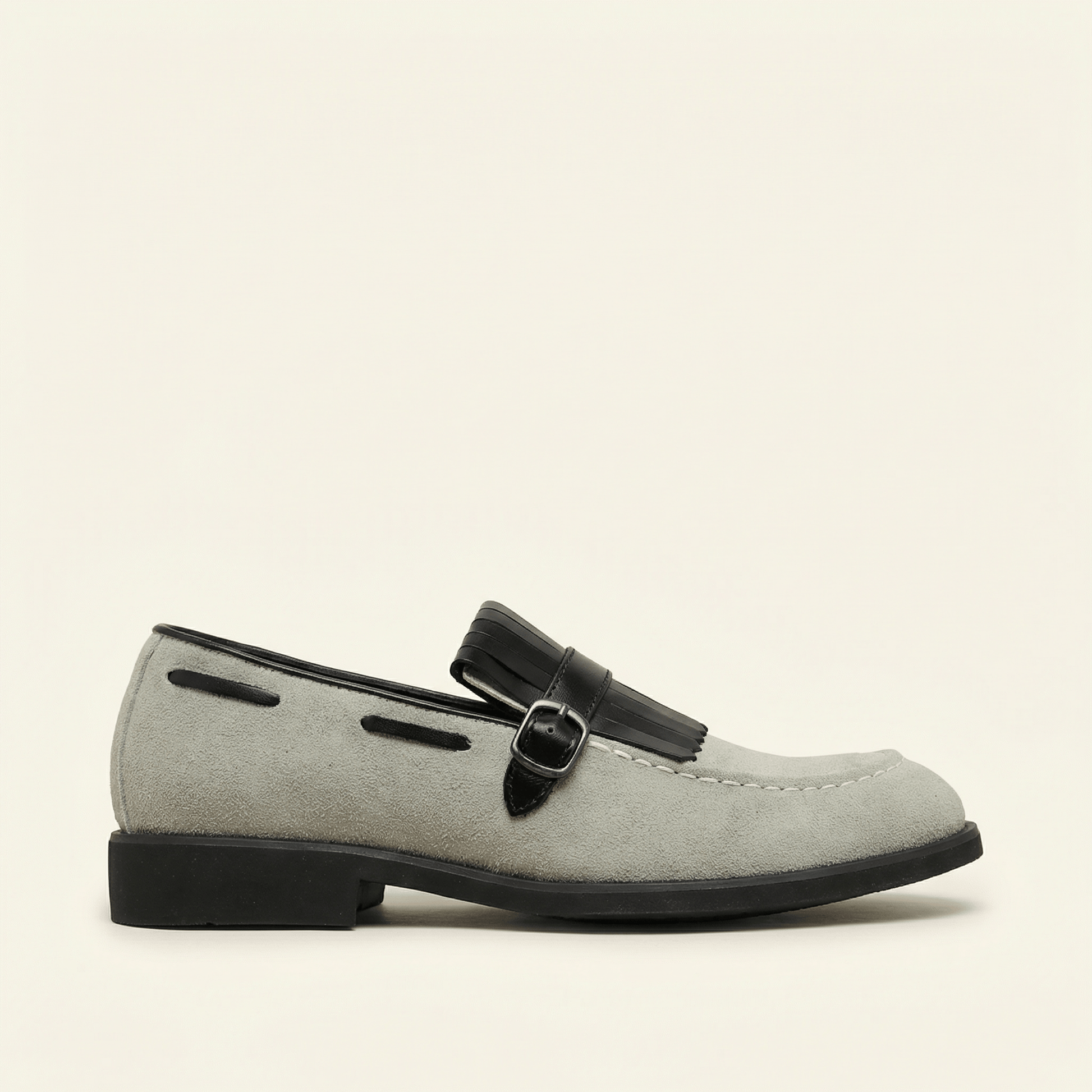 Mocassin à Franges et Boucle Décorative en Cuir Velours