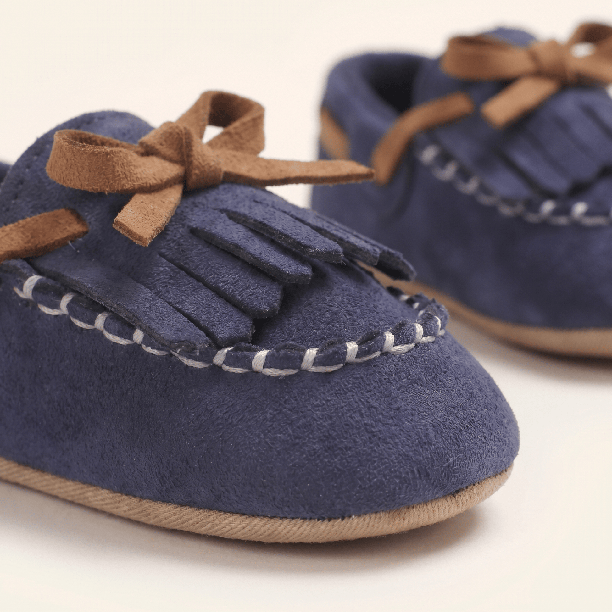 Mocassin Bébé à Frange en Cuir Suédé
