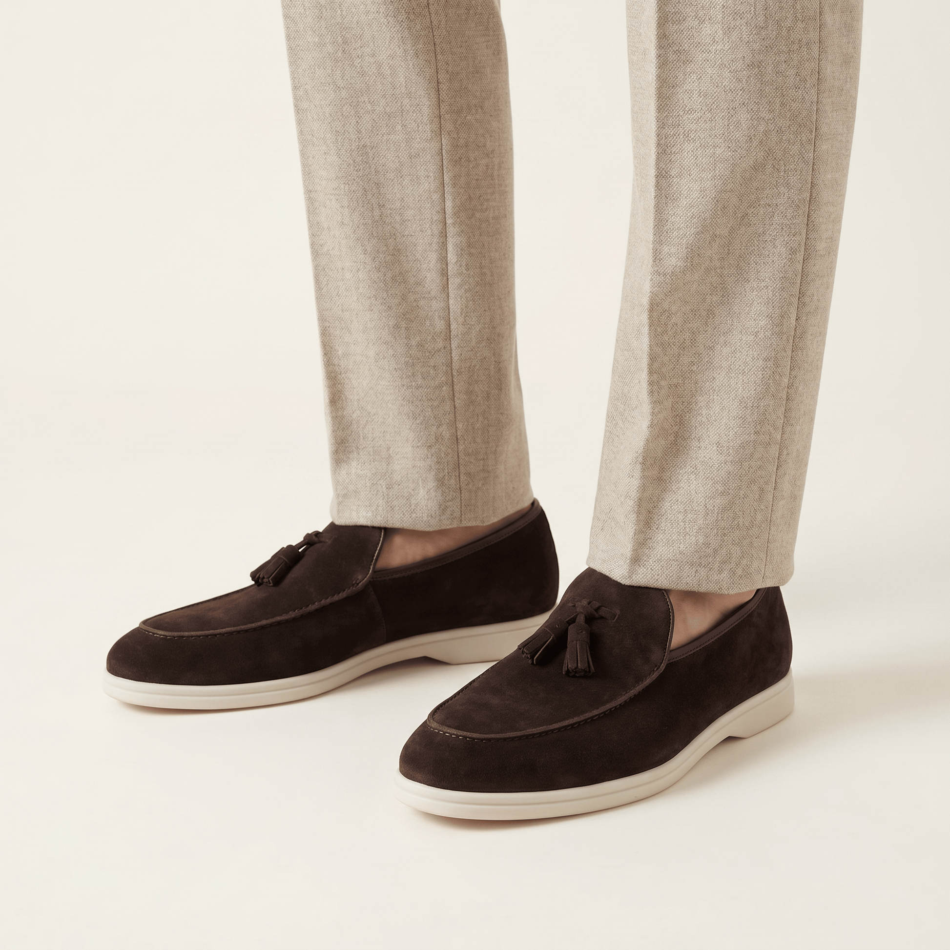 Mocassin Homme à Glands en Suédé Semelle Blanche
