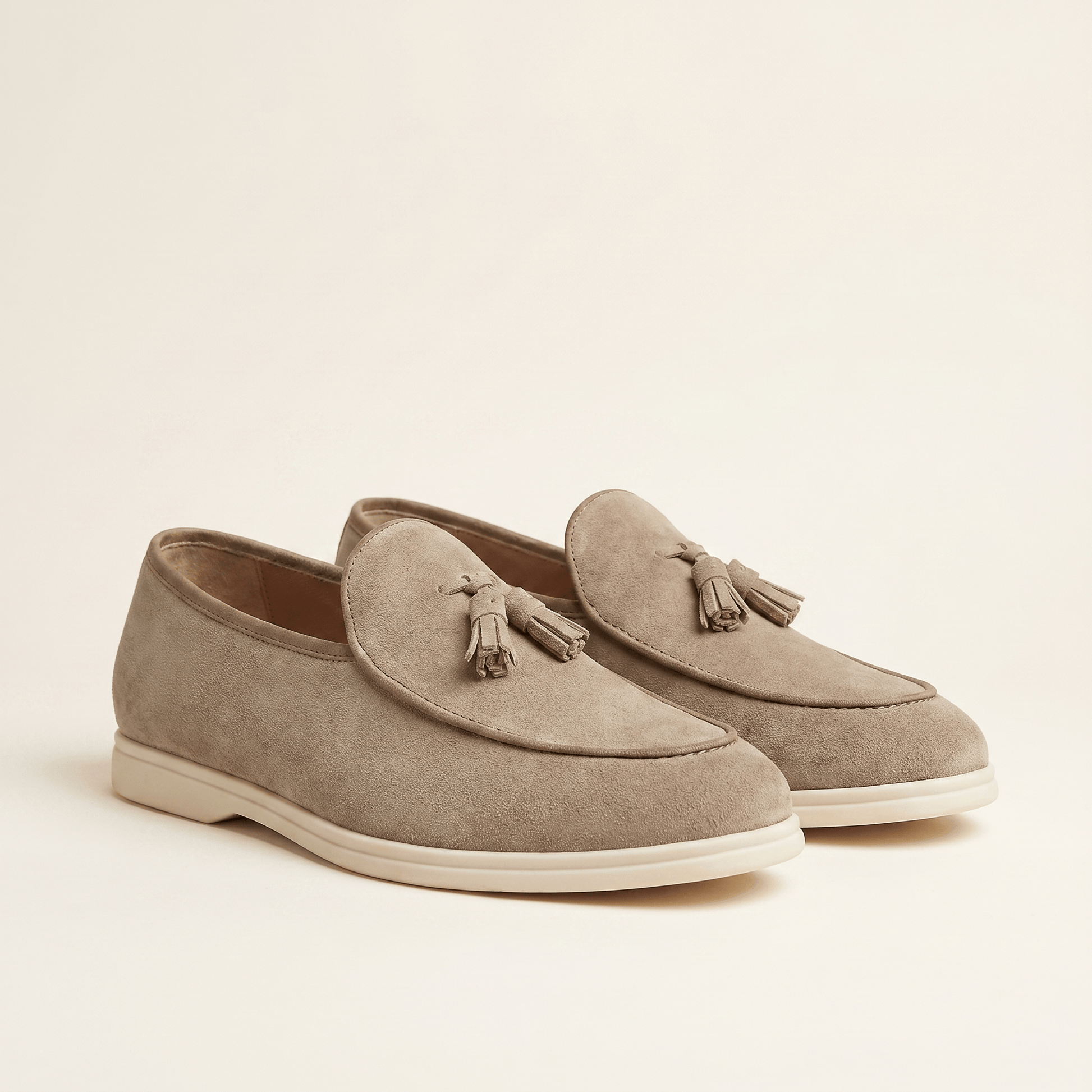 Mocassin Homme à Glands en Suédé Semelle Blanche