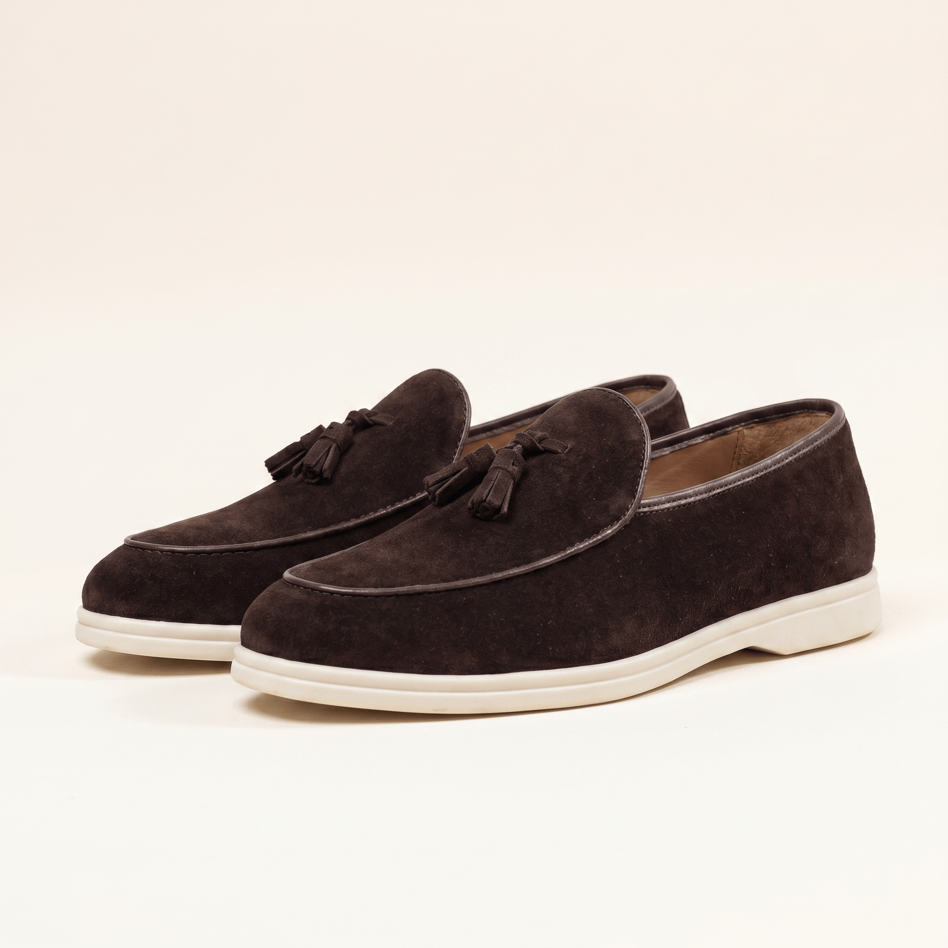 Mocassin Homme à Glands en Suédé Semelle Blanche