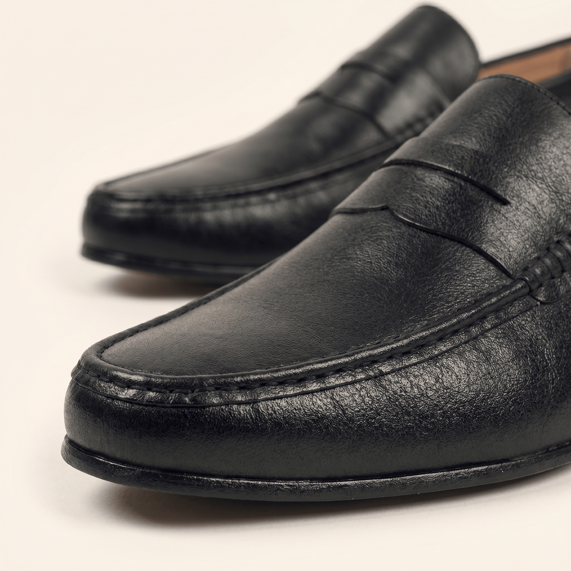 Mocassin Femme en Suédine à Couture Contrastée