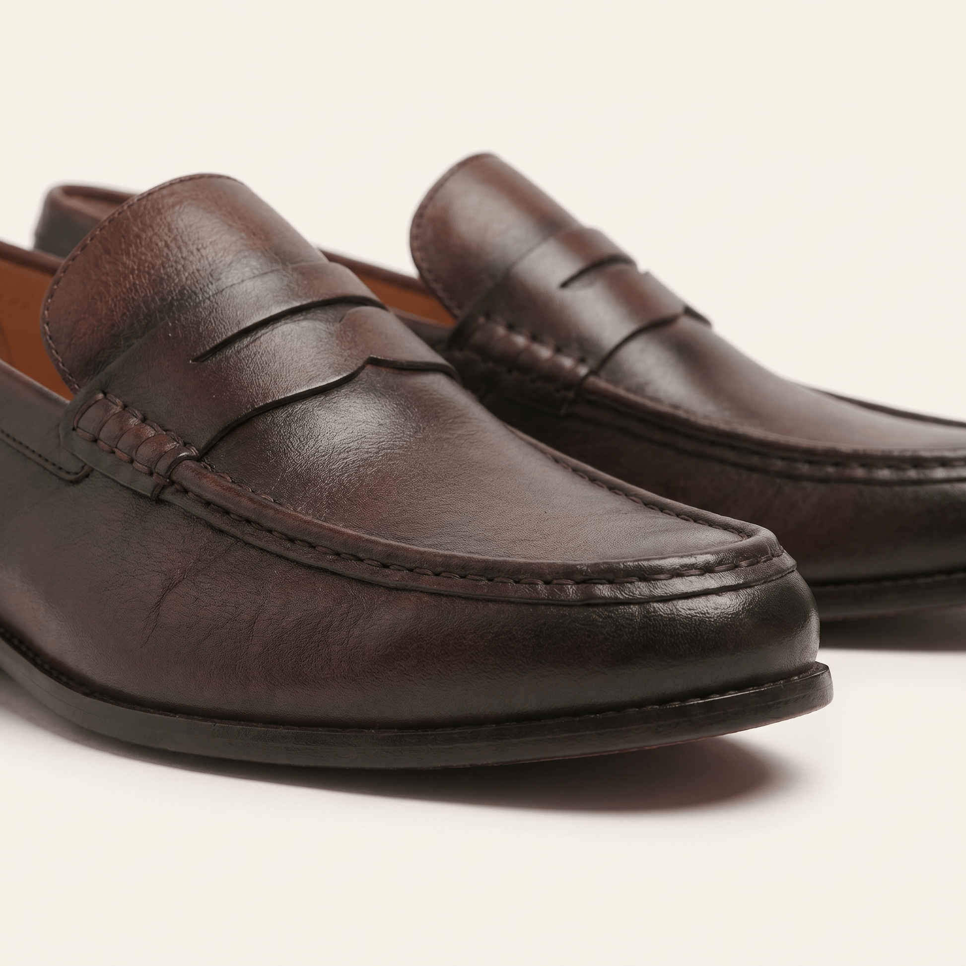 Mocassin Femme en Suédine à Couture Contrastée