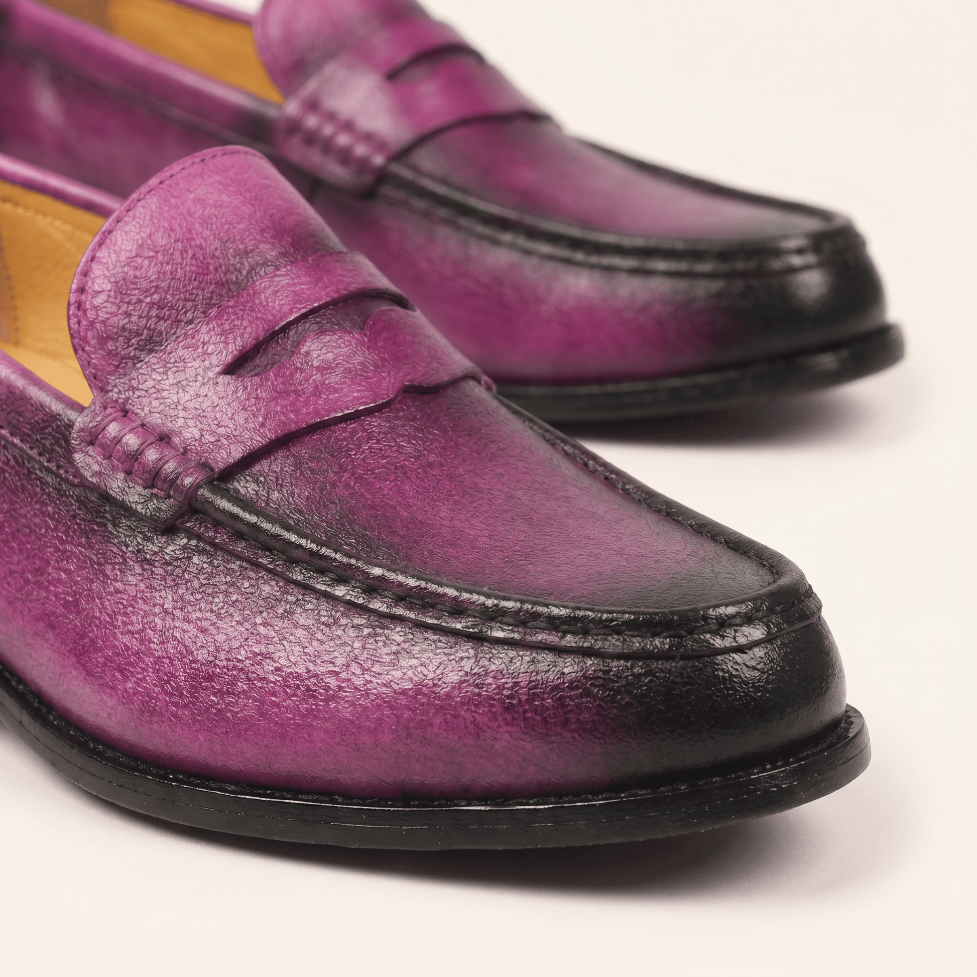 Mocassin Femme en Suédine à Couture Contrastée