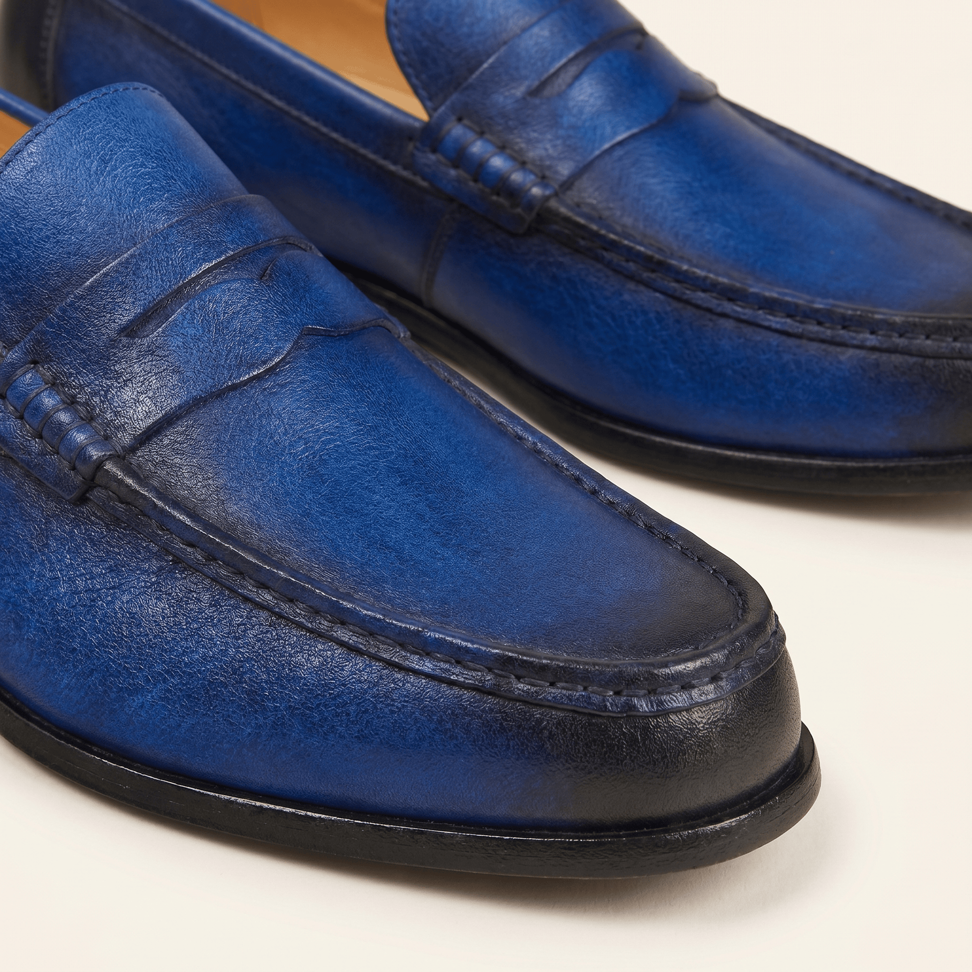 Mocassin Femme en Suédine à Couture Contrastée