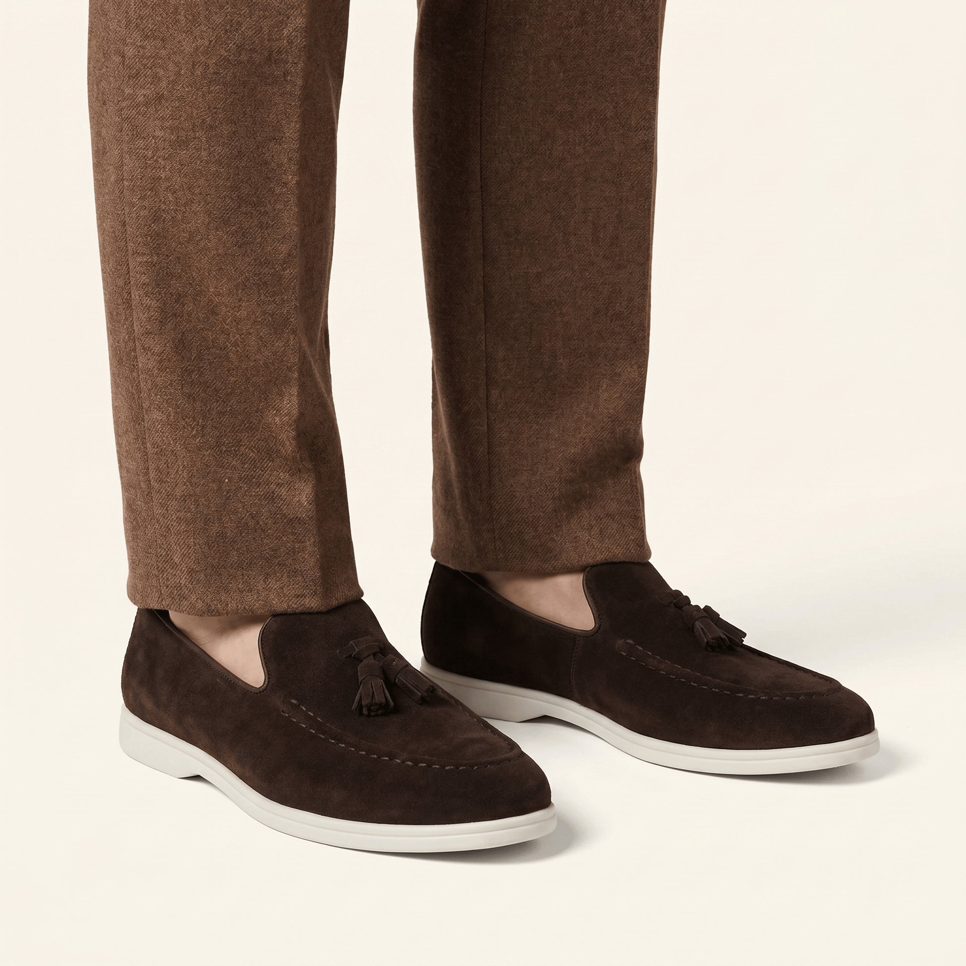 Mocassin Homme Slipper à Pampilles en Daim Semelle Blanche